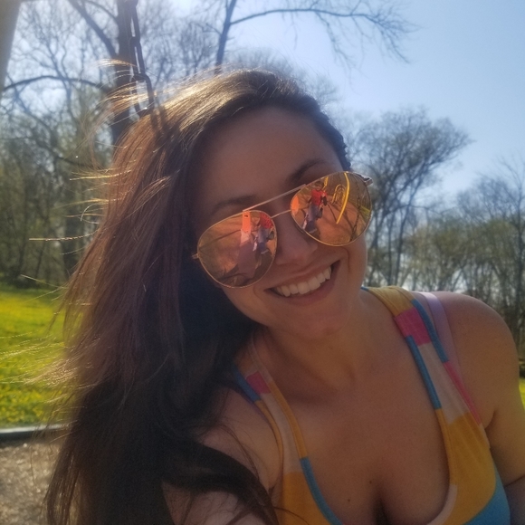 Meet your Posher, Kirsten - Picture 1 of 5